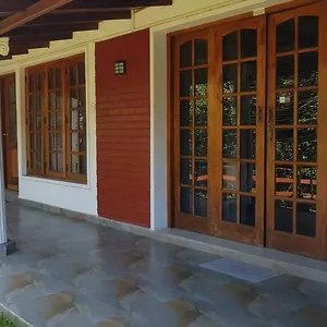 No.11 Uptown Econostay Проживание в семье Канди